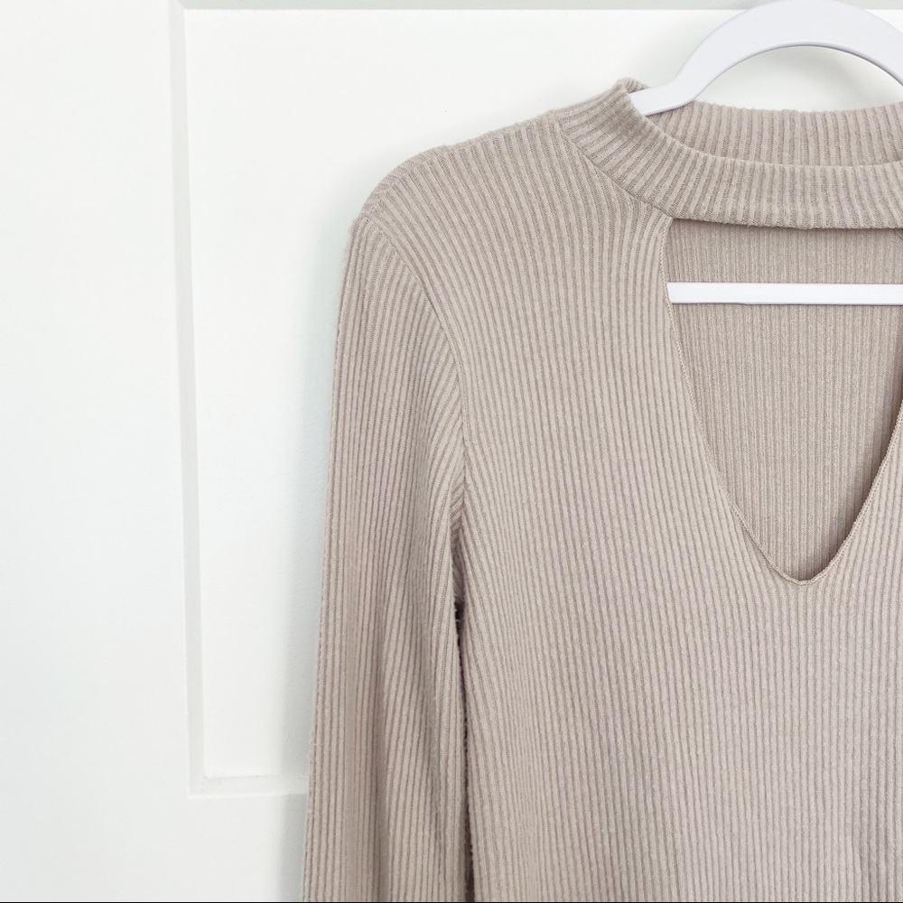 LNA Bardot Ribbed Long Sleeve Tee Choker Keyhole Cutout Neck Oat Beige Sz Small - Picture 8 of 11